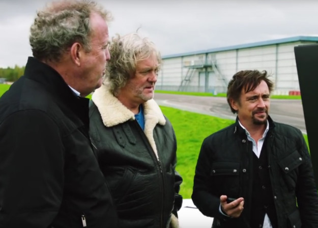 «Хаммонд, ты придурок»: ведущие The Grand Tour попытались выбрать водителя-каскадера. Не вышло - фото 1