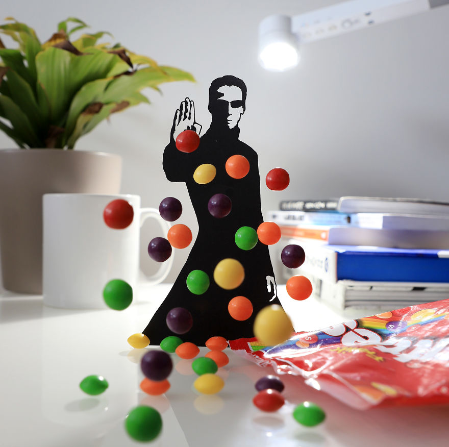 Джек Воробей из проводов и конфетный «малыш Йода»: энтузиаст делает необычные портреты героев кино - изображение 2 Джек Воробей из проводов и конфетный «малыш Йода»: энтузиаст делает необычные портреты героев кино - фото 2