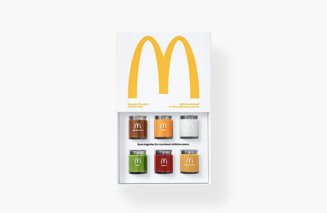 Аромасвечи и кулоны: «Макдоналдс» выпустит мерч в честь 50-летия «Роял Чизбургера» - фото 1