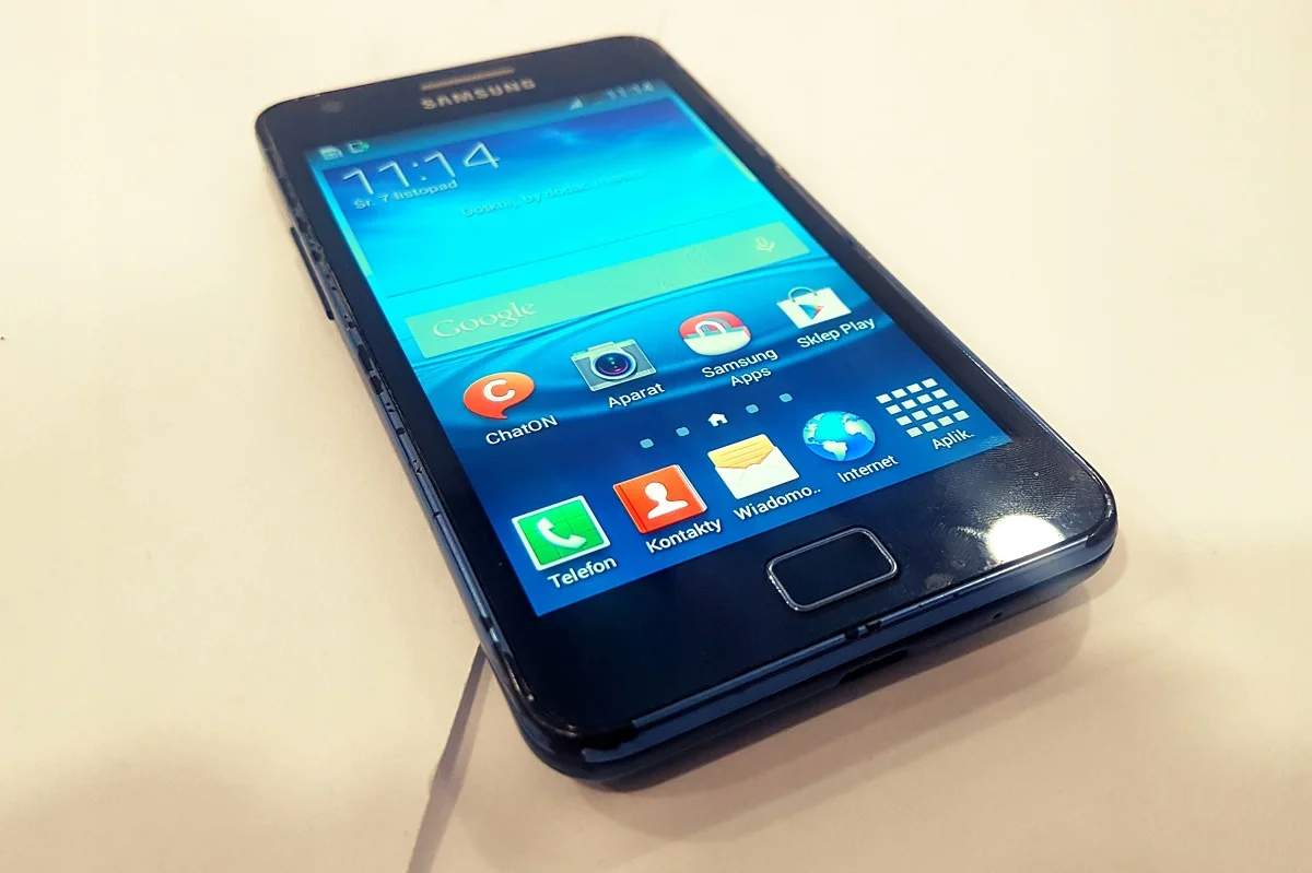 На флагман 2011 года Samsung Galaxy S II установили Android 11 - фото 1