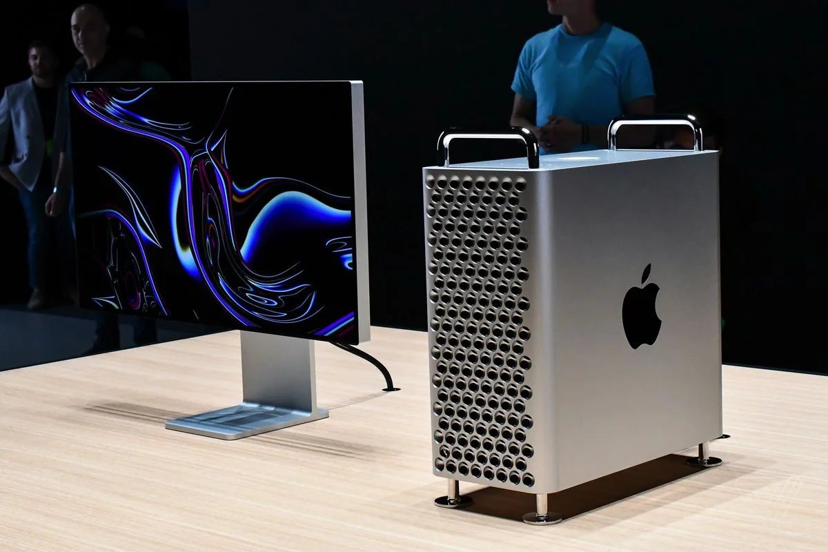 В продажу выходит настольный ПК Apple Mac Pro. Российская цена от 449 990 рублей - фото 1