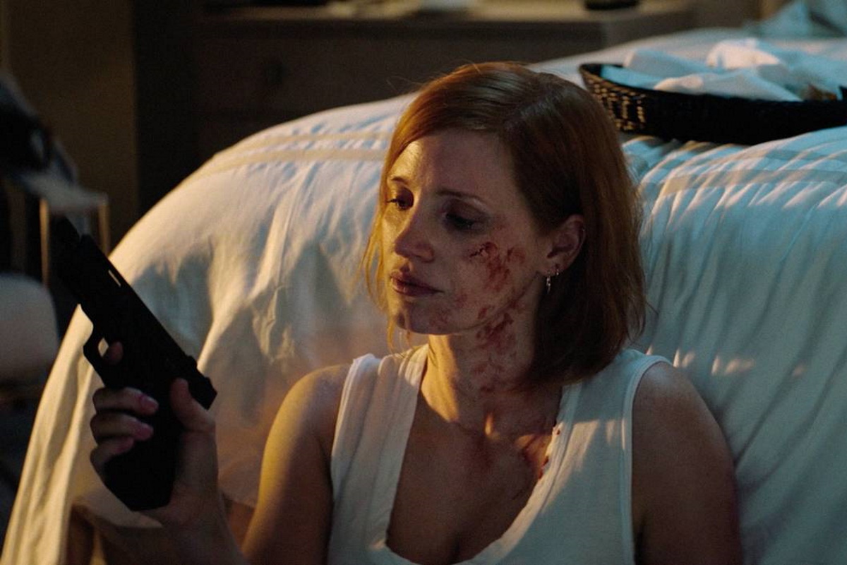 20 августа в кинотеатрах выходит экшен-фильм с Джессикой Честейн «Агент Ева» (Agent Eve). Разбираем плюсы и минусы картины.