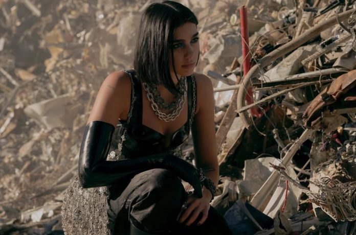 Dua Lipa учится сражаться у героини «Алита: Боевой ангел» в клипе на песню Swan Song - изображение 1 Dua Lipa учится сражаться у героини «Алита: Боевой ангел» в клипе на песню Swan Song - фото 1