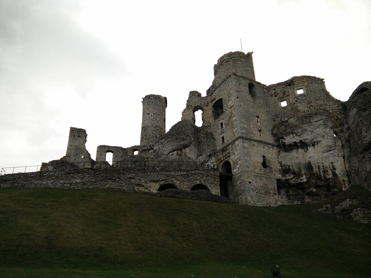 Слух: часть съемок «Ведьмака» проходит в Польше. Фанаты отыскали возможный Каэр Морхен - изображение 5 Слух: часть съемок «Ведьмака» проходит в Польше. Фанаты отыскали возможный Каэр Морхен - фото 5