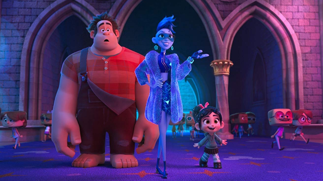 22 ноября в кино выходит анимационный фильм «Ральф против интернета» — продолжение «Ральфа» 2012 года, где рассказывалось о персонажах аркадных игровых автоматов, которые вели свою жизнь втайне от людей. В сиквеле Ральф в компании своей подруги Ванилопы фон Кекс отправился в Интернет. Мне удалось посмотреть анимационный фильм на пресс-показе, и в этом материале я расскажу, почему он достоин вашего внимания.