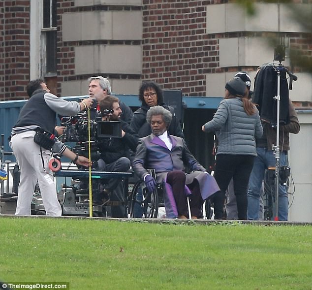 Мистер Стекло возвращается! Появились новые фото со съемок «Стекла» - изображение 1 Мистер Стекло возвращается! Появились новые фото со съемок «Стекла» - фото 1