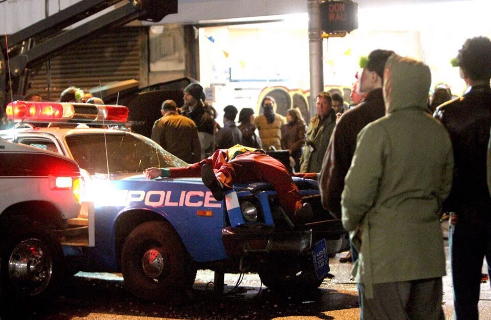 Полицейские сбили Хоакина Феникса на свежих кадрах со съемок «Джокера» - фото 3