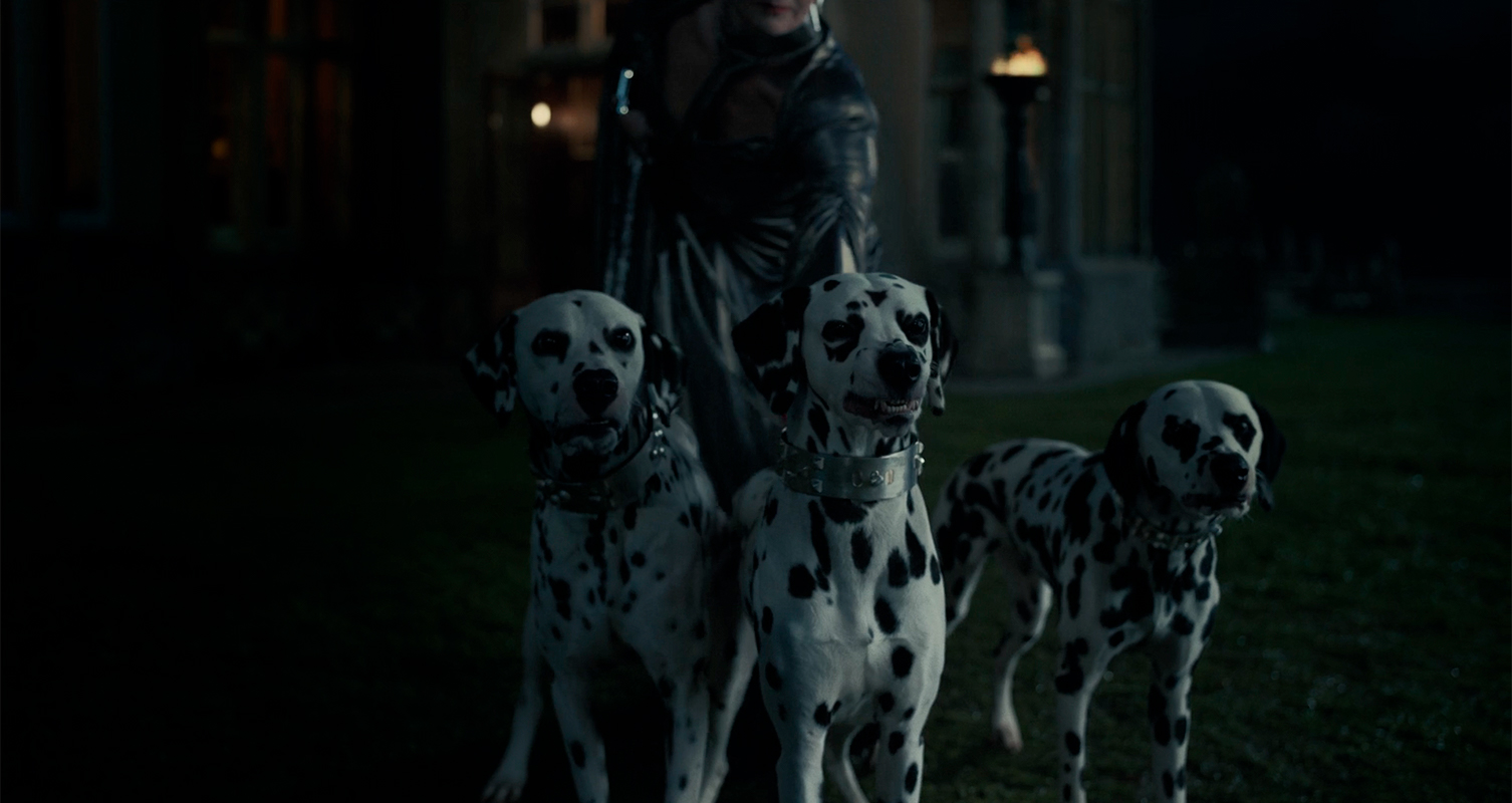 Рецензия на «Круэллу». Харли Квинн покоряет мир моды - фото 5