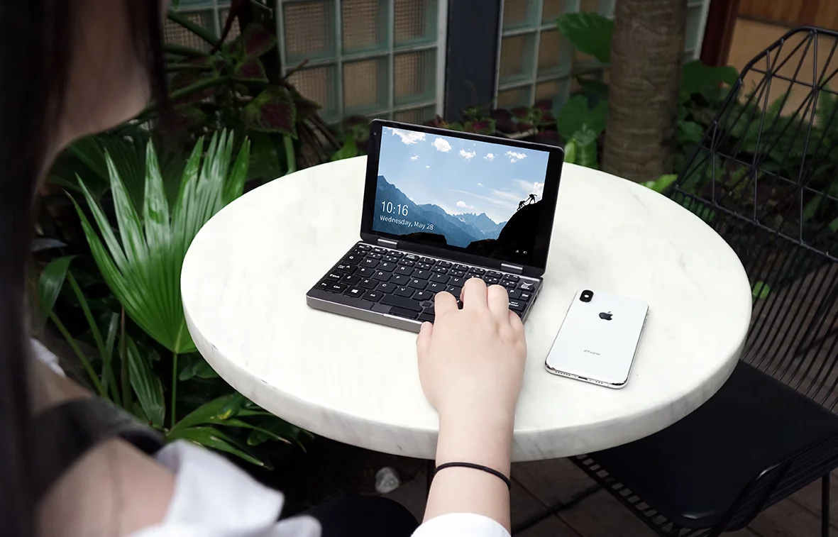 Chuwi MiniBook — карманный ноутбук-трансформер с вращающейся крышкой - фото 1