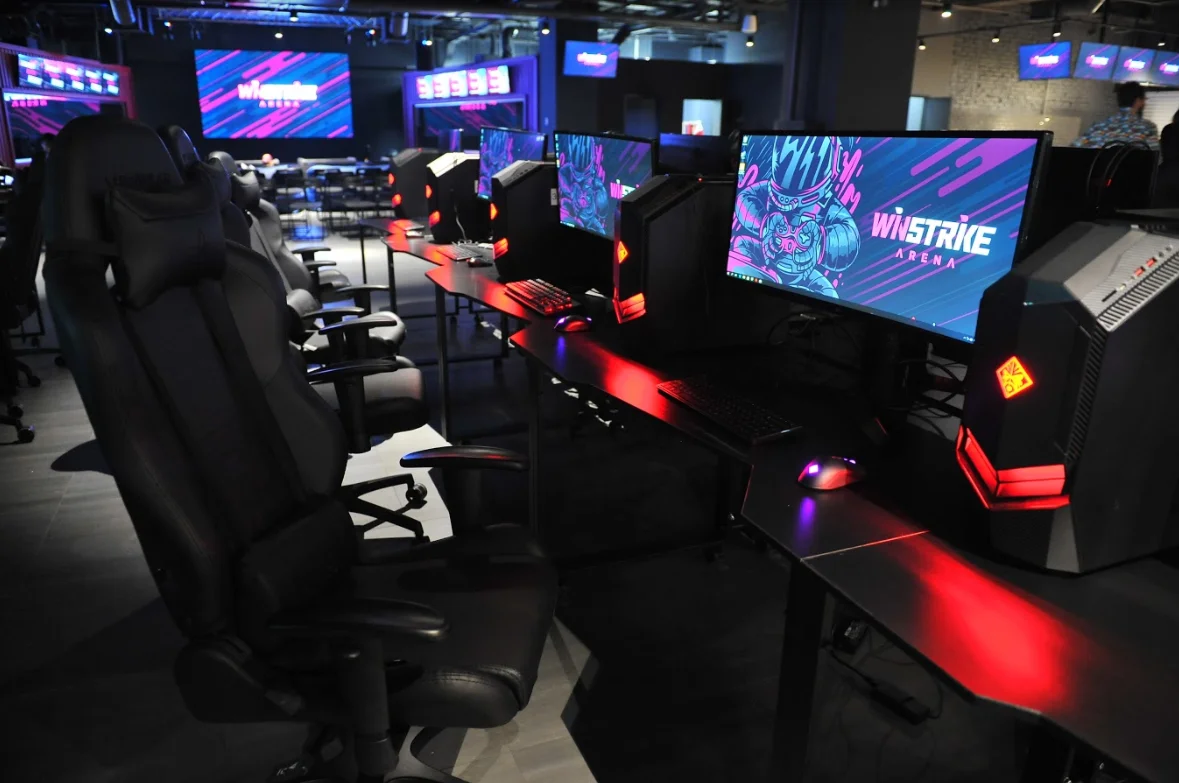 Холдинг Winstrike открыл киберспортивную арену в центре Москвы на 1000 кв.м - фото 1