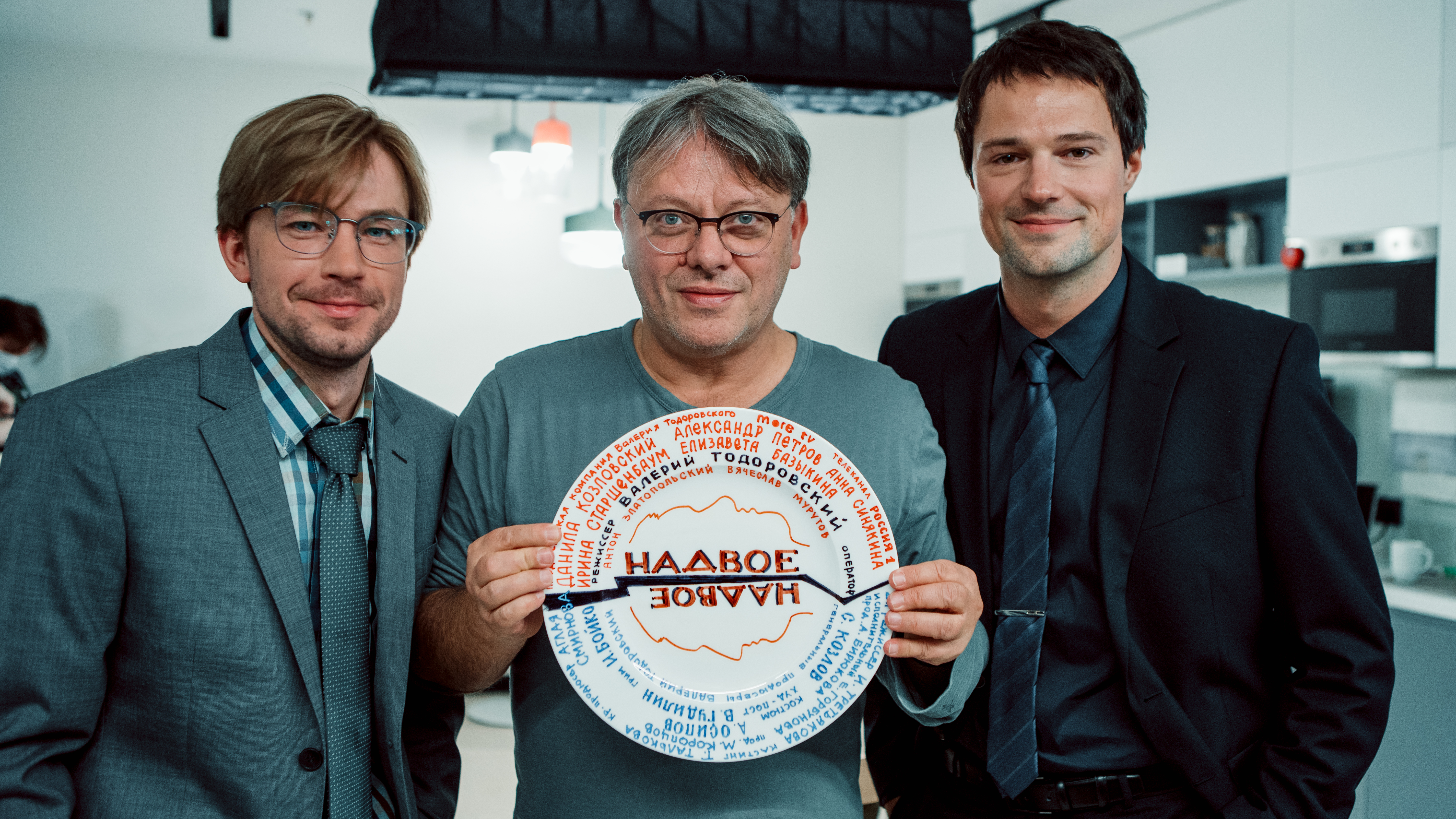 Александр Петров и Данила Козловский впервые сыграют вместе в сериале «Надвое» - фото 1