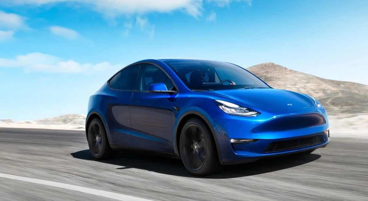 Четвертая (если не считать улетевшую в космос Roadster) модель Tesla, которую представили 15 марта, вполне может оказаться для компании спасением и большим успехом. И вот почему.