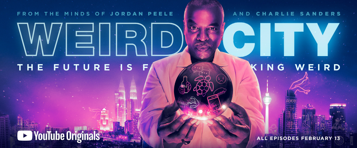 13 февраля на YouTube Premium вышел первый эпизод сериала «Странный город» (Weird City). Это антология о жизни людей в ближайшем будущем в мегаполисе, который поделен на две части. За чертой живут бедные (обычные люди), а «над чертой» — богатые. У последних крайне богемный образ жизни со множеством нестандартных технологий. К созданию сериала приложили руку комик и режиссер фильмов «Прочь» и «Мы» Джордан Пил, а также Чарли Сандерс — сценарист скетч-шоу Key and Peele (в котором сам Пил в компании Кигана-Майкла Кея обыгрывал различные стереотипы о жизни американцев).