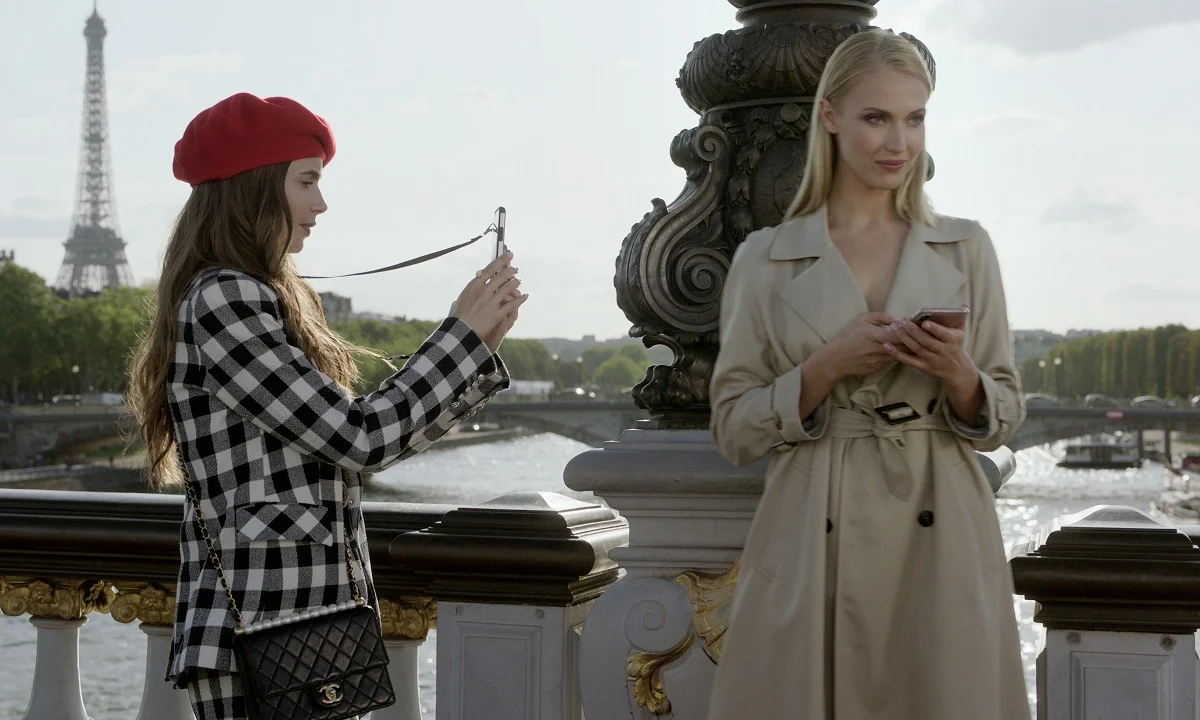 5 причин смотреть тупые сериалы. Почему Netflix продлил «Эмили в Париже» на 2 сезон? - фото 5