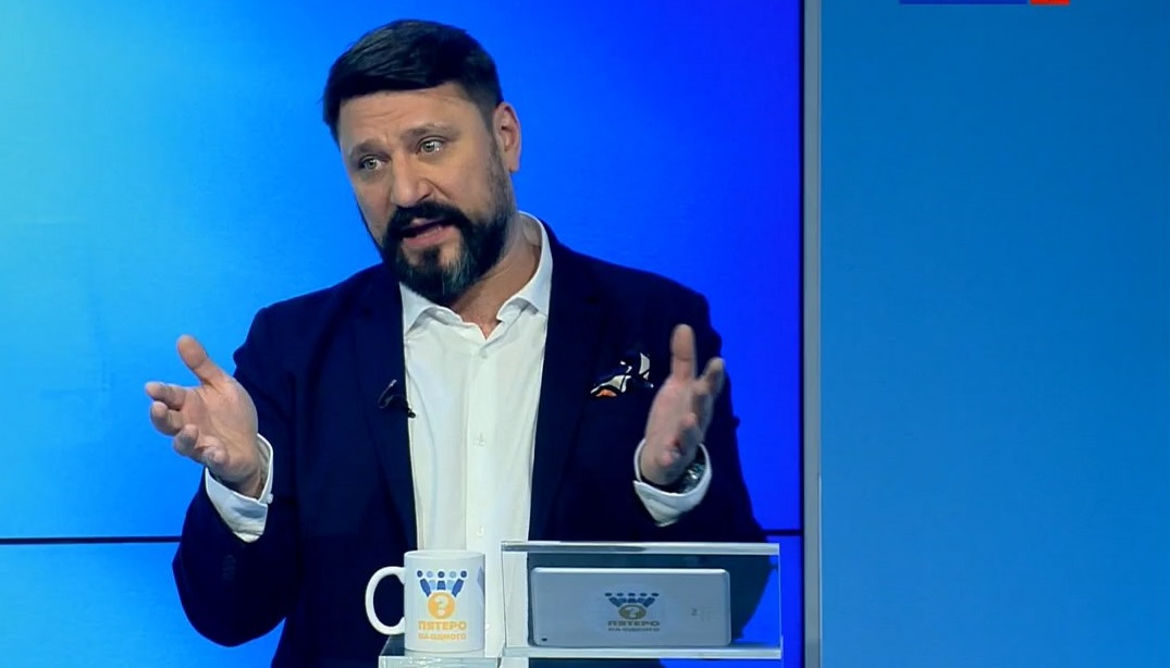 Гене Букину из «Счастливы вместе» — 46 лет. Вот как менялся актер Виктор Логинов - фото 4