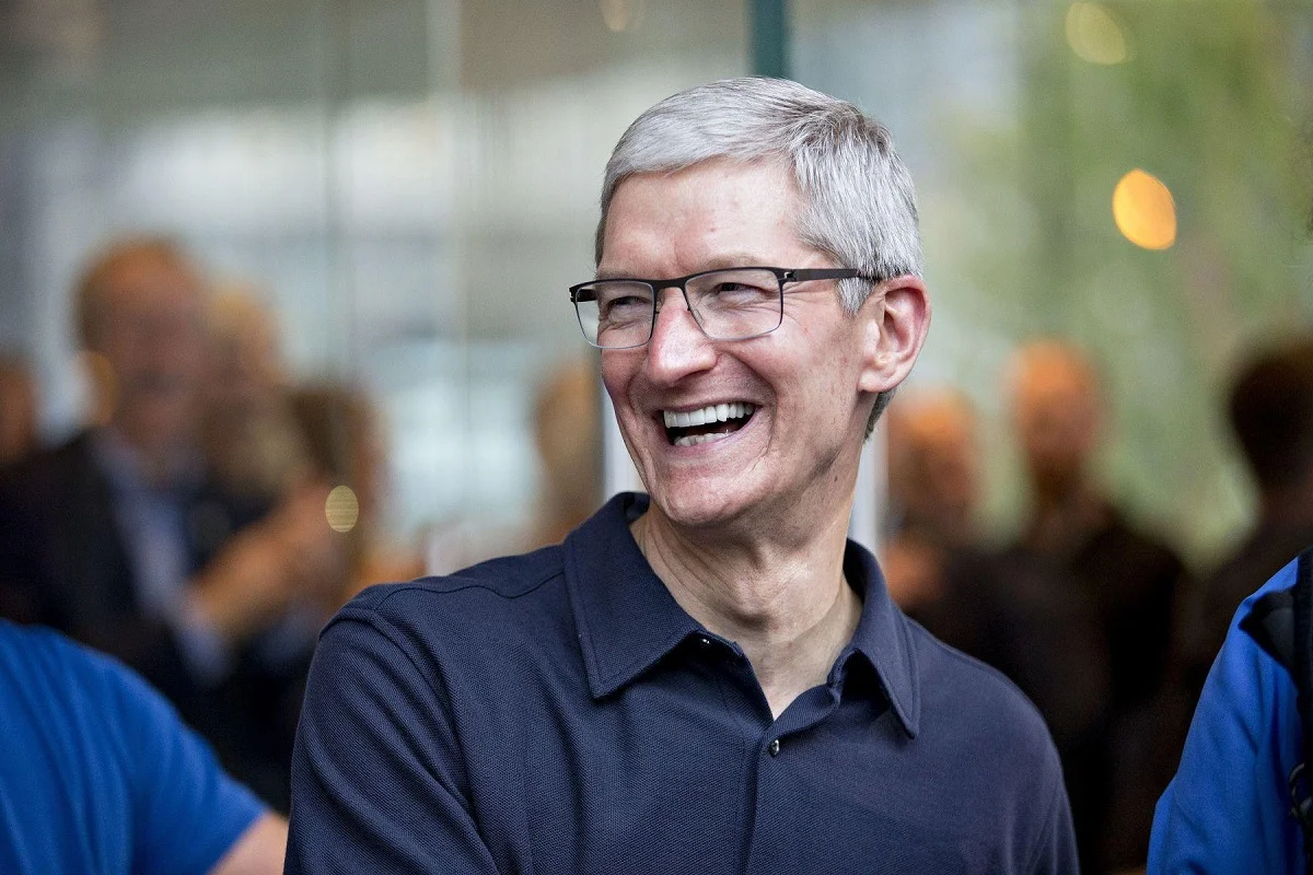 Глава Apple Тим Кук только сейчас стал миллиардером - фото 1