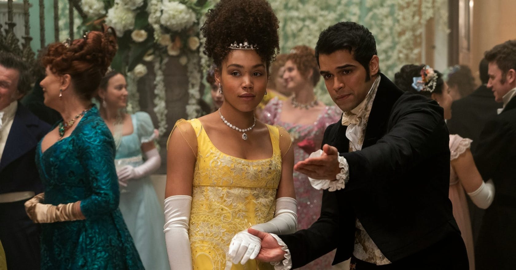 Сериал «Бриджертоны» (Bridgerton) на Netflix обогнал «Ход королевы», «Академию «Амбрелла» и «Люцифера» по количеству зрителей, собрав огромную аудиторию в считаные дни. Второй сезон начнут снимать только весной 2021 года, а создатели проспойлерили нам только имя главного героя. Самое время оглянуться на самые эмоционально тяжелые моменты 1 сезона — и выбрать, какой поразил вас больше всего.