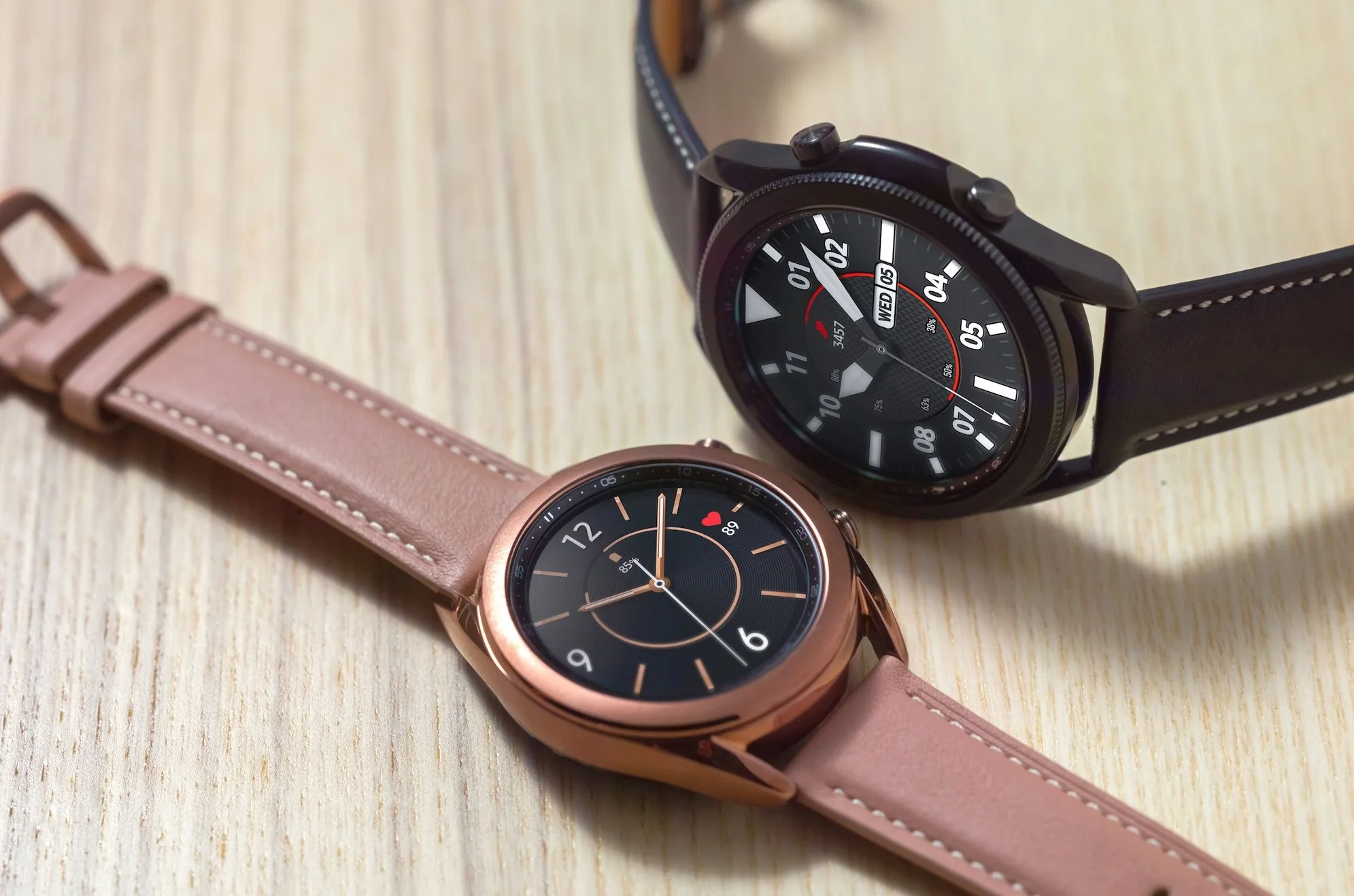 Представлены смарт-часы Samsung Galaxy Watch 3 — датчик ЭКГ, полная защита и беспроводная зарядка - фото 1