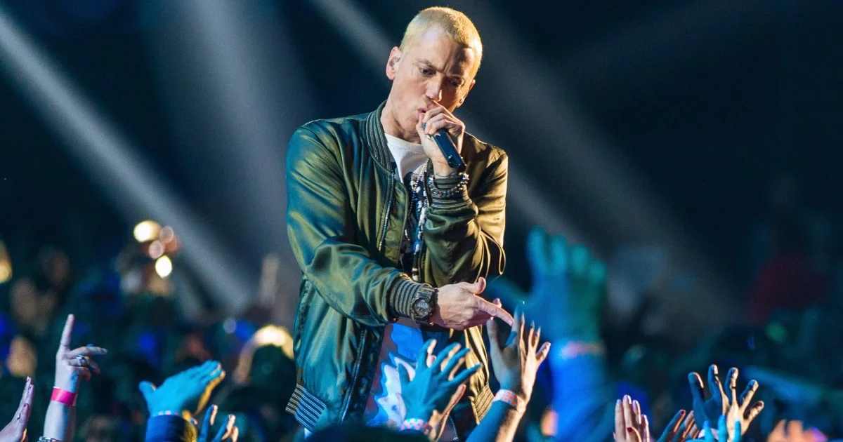 Eminem выпустил ремикс трека Chloraseptic, в котором посылает всех критиков Walk On Water - фото 1
