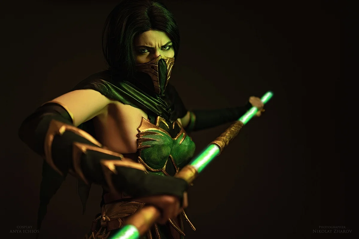 Безумная Скарлет и отважная Джейд в новом крутом косплее Mortal Kombat 11 - фото 10