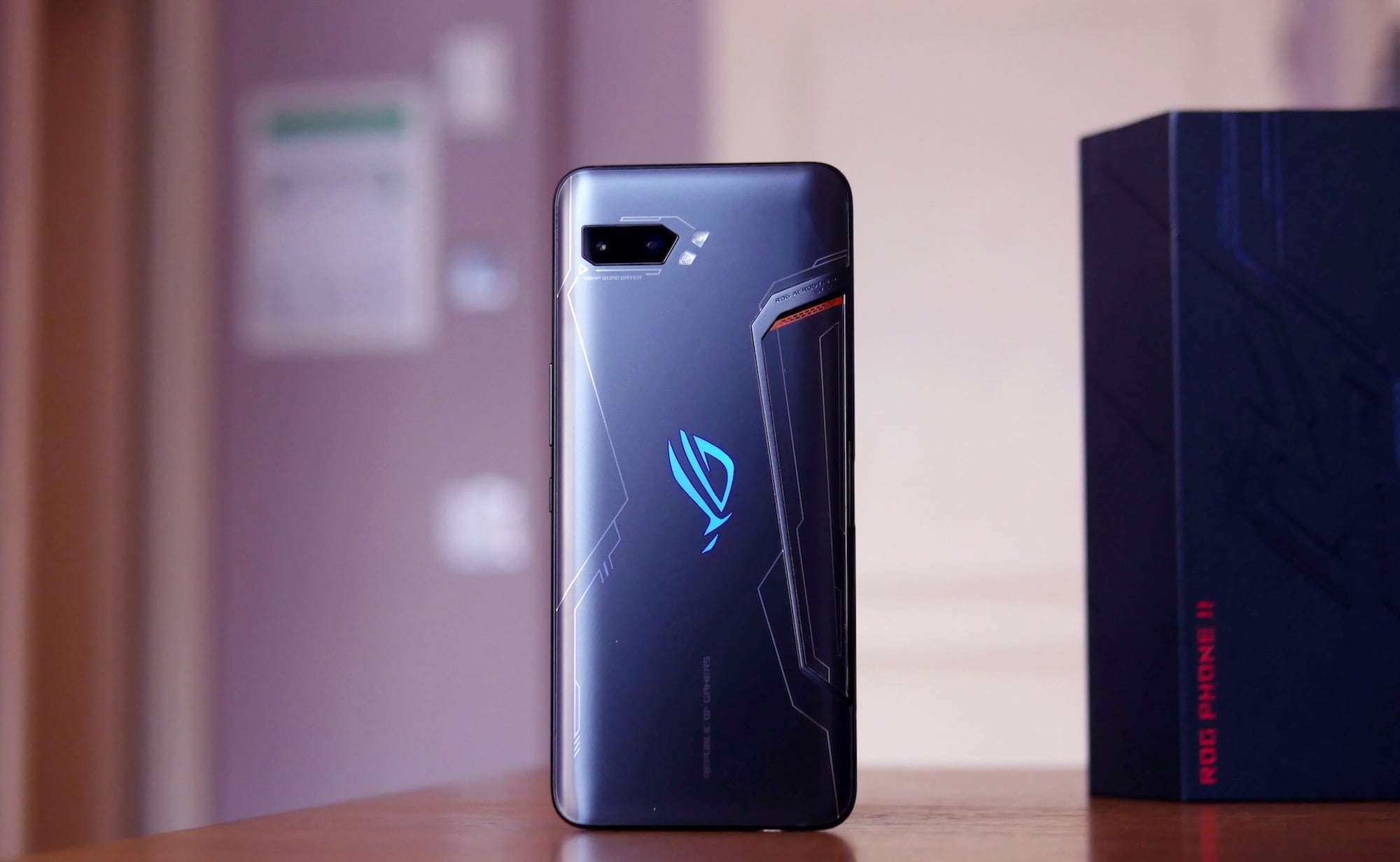 В России выходит игровой смартфон Asus ROG Phone 2 с батареей на 6000 мАч - фото 2