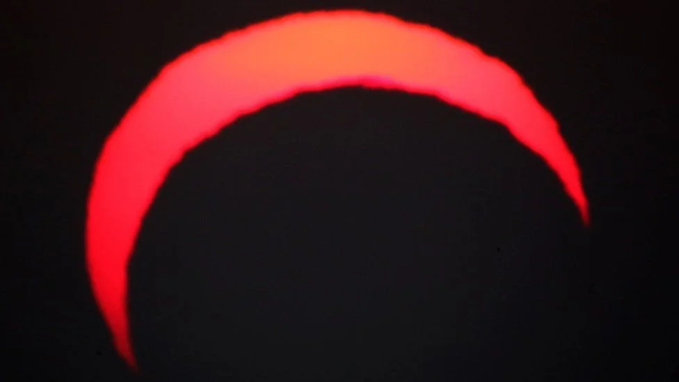 15 удивительных фотографий последнего солнечного затмения в 2019 году - фото 4