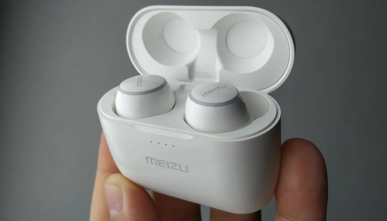 В четыре раза дешевле AirPods 2: Meizu представила беспроводные наушники POP2 - фото 1
