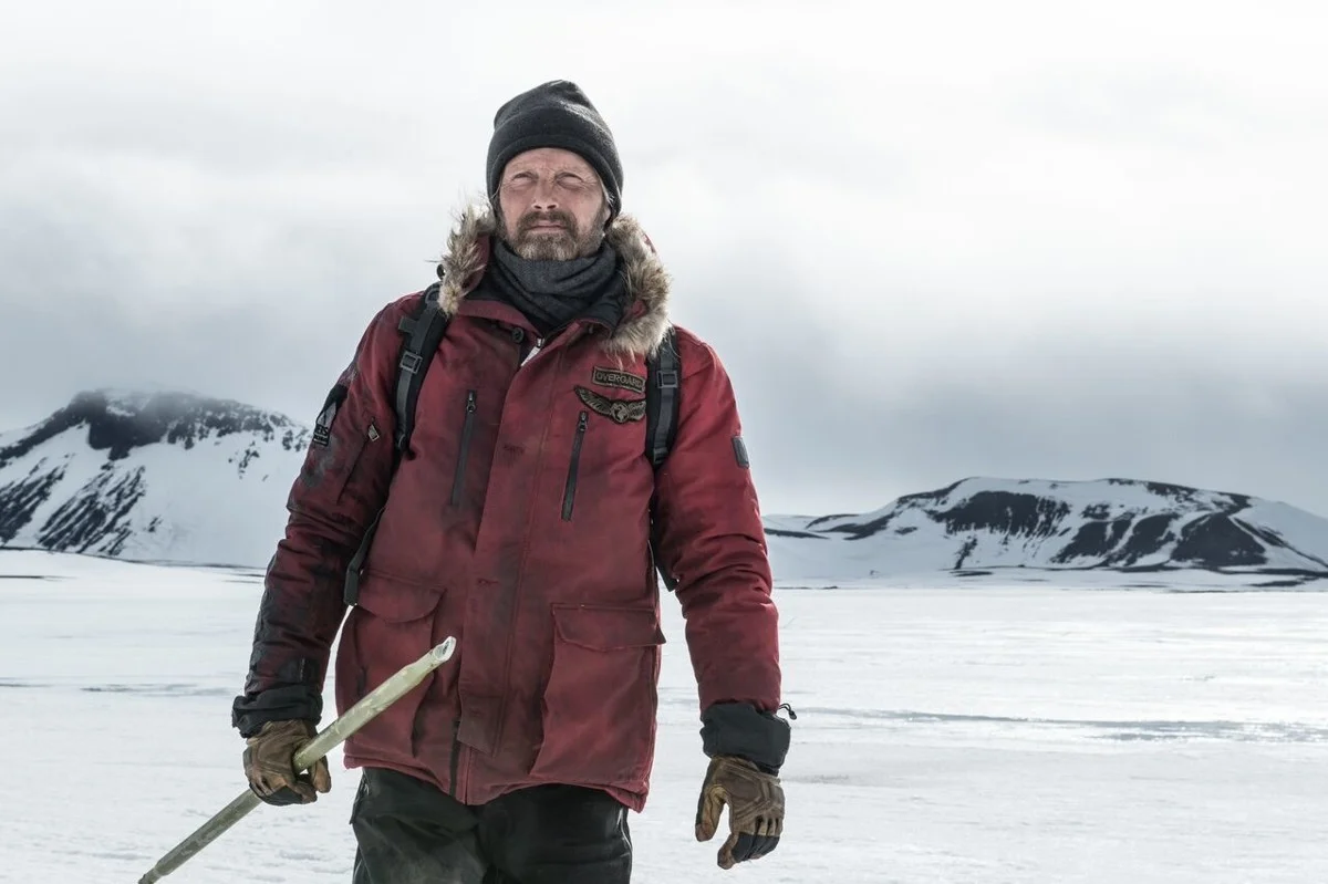 Рецензия на «Затерянных во льдах» с Мадсом Миккельсеном — один из худших фильмов о выживании - фото 1