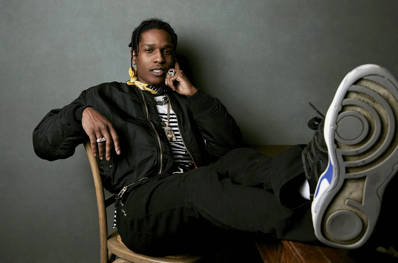 Из-за A$AP Rocky в 2011-м гарлемский хип-хоп окрасился в пурпурный, отражаясь в золотистых гриллзах молодых модников. В TESTING рэпер поднял Нью-Йорк на новую высоту, которую конкурентам будет тяжело достичь.