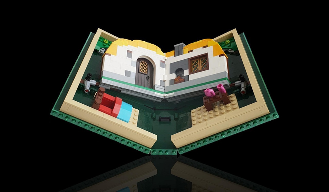 Троллинг 85 уровня: LEGO представила свой складной смартфон LEGO Fold - фото 1