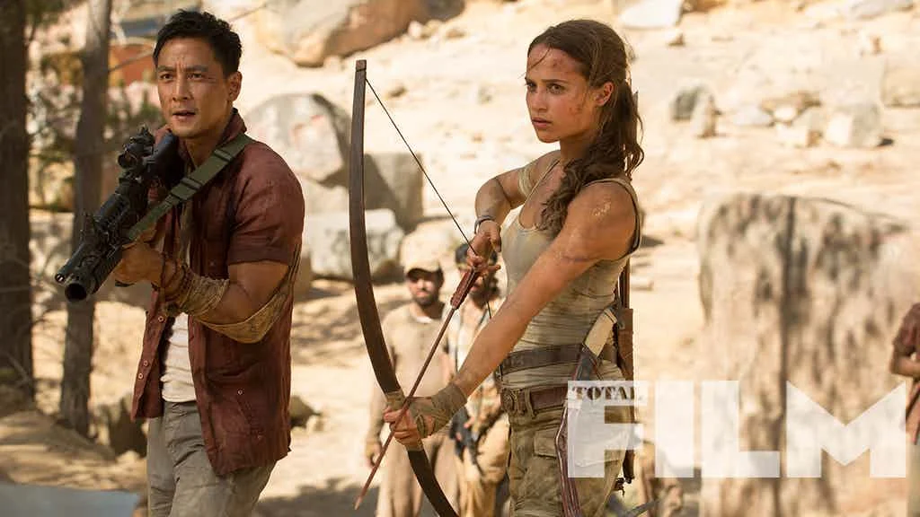 Алисия Викандер с луком и ледорубом на новых кадрах фильма Tomb Raider. Та самая Крофт? - фото 6