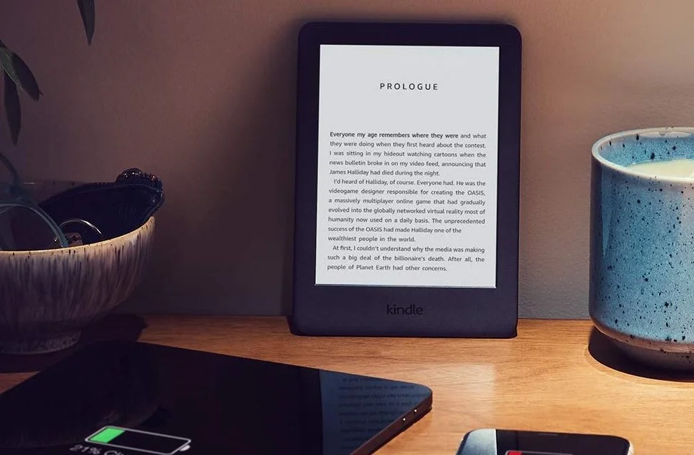 Читаем даже ночью: обновленный ридер Amazon Kindle получил подсветку экрана - фото 1