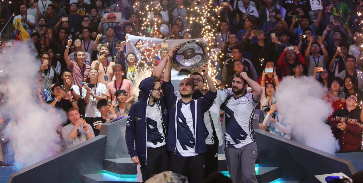 Инфополе сотрясается новостями о деньгах в киберспорте: «Очередные десятки миллионов разыграны на The International!», «За год в Fortnite будет разыграно сто миллионов» и так далее. «Канобу», вооружившись калькулятором, считает чужие деньги.