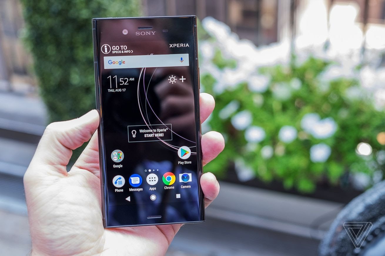 Компактные флагманы возвращаются. Sony показала XZ1 в двух размерах - фото 1