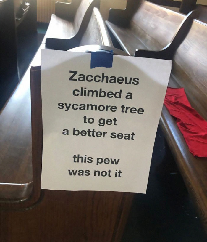 Церковь в Новом Орлеане креативно призвала прихожан соблюдать дистанцию и прославилась в сети - фото 3