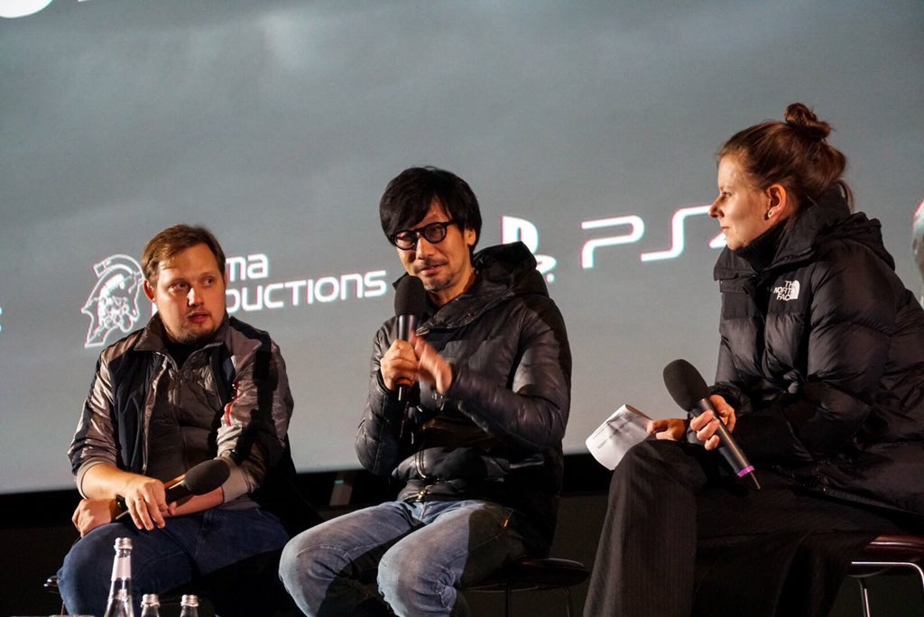 В летнем кинотеатре музея «Гараж» 4 октября состоялась встреча геймдизайнера Хидео Кодзимы с фанатами. Во время нее он рассказал о Death Stranding и своем неординарном подходе к работе.