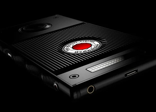 Смартфон RED Hydrogen One с «3D-экраном» поступит в продажу летом - фото 1