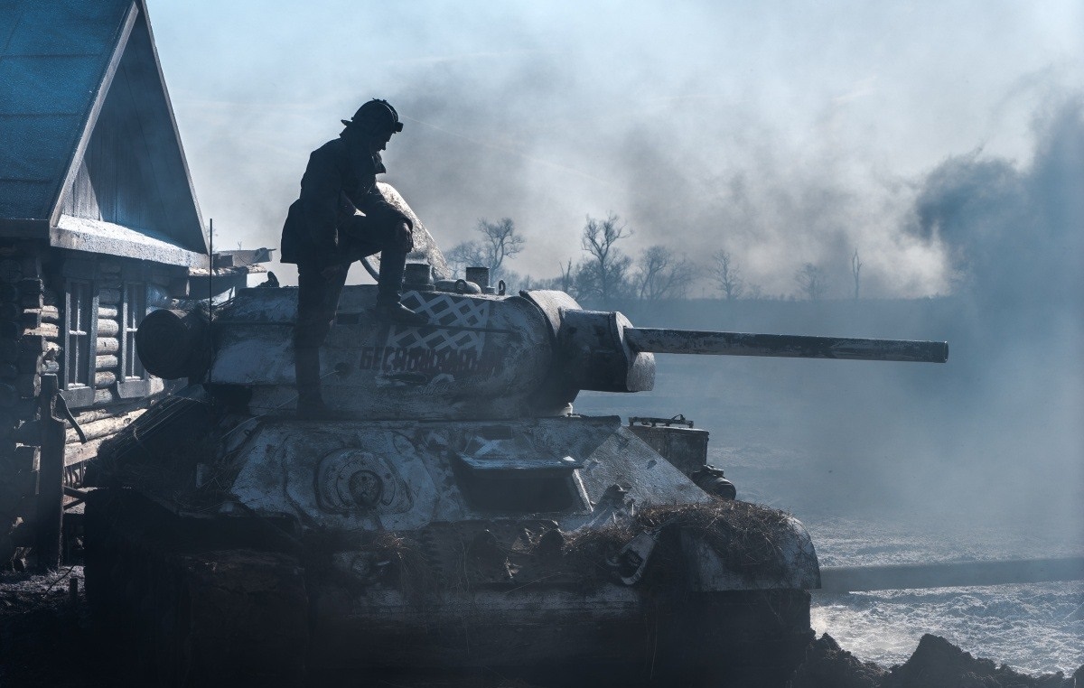 Мединский возмутился критикой фильма «Т-34» и проехался по «Спасти рядового Райана» - фото 1