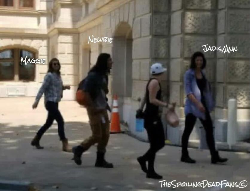 Что Рик и его люди забыли в Вашингтоне? Новые фото со съемок 9 сезона «Ходячих мертвецов» - фото 9