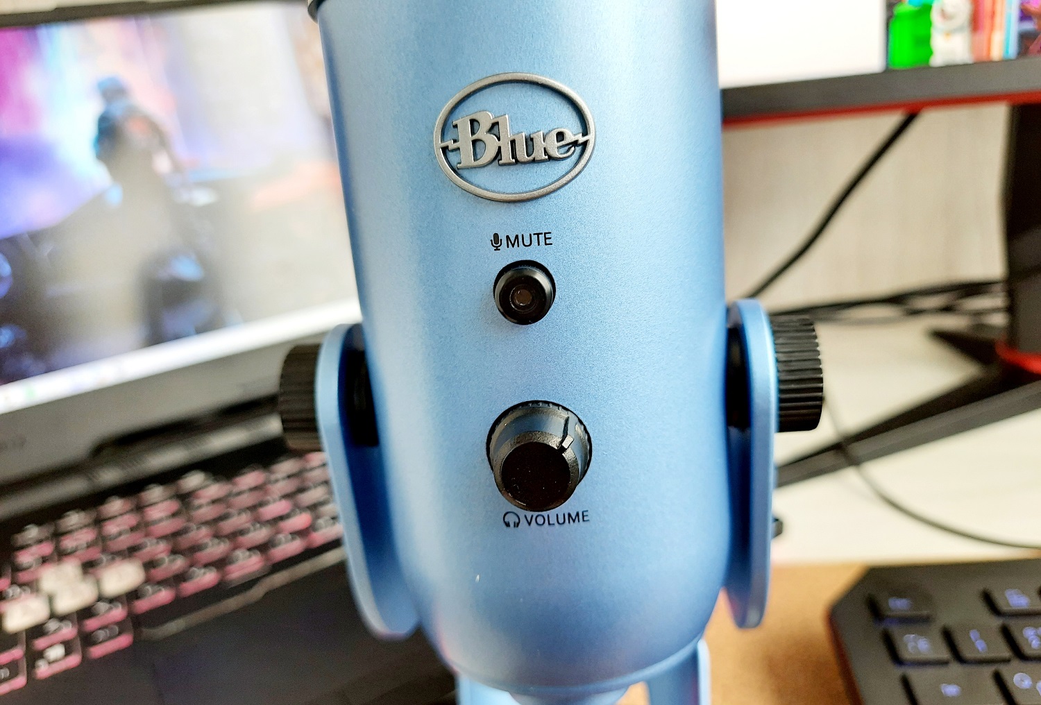 Обзор Blue Yeti. Микрофон в ретро стиле для стримов, записи голоса и видео - изображение 12 Обзор Blue Yeti. Микрофон в ретро стиле для стримов, записи голоса и видео - фото 12