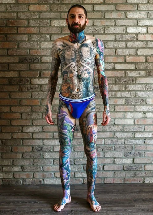 Канадец побил рекорд Гиннесса по количеству татуировок с героями Marvel - фото 1