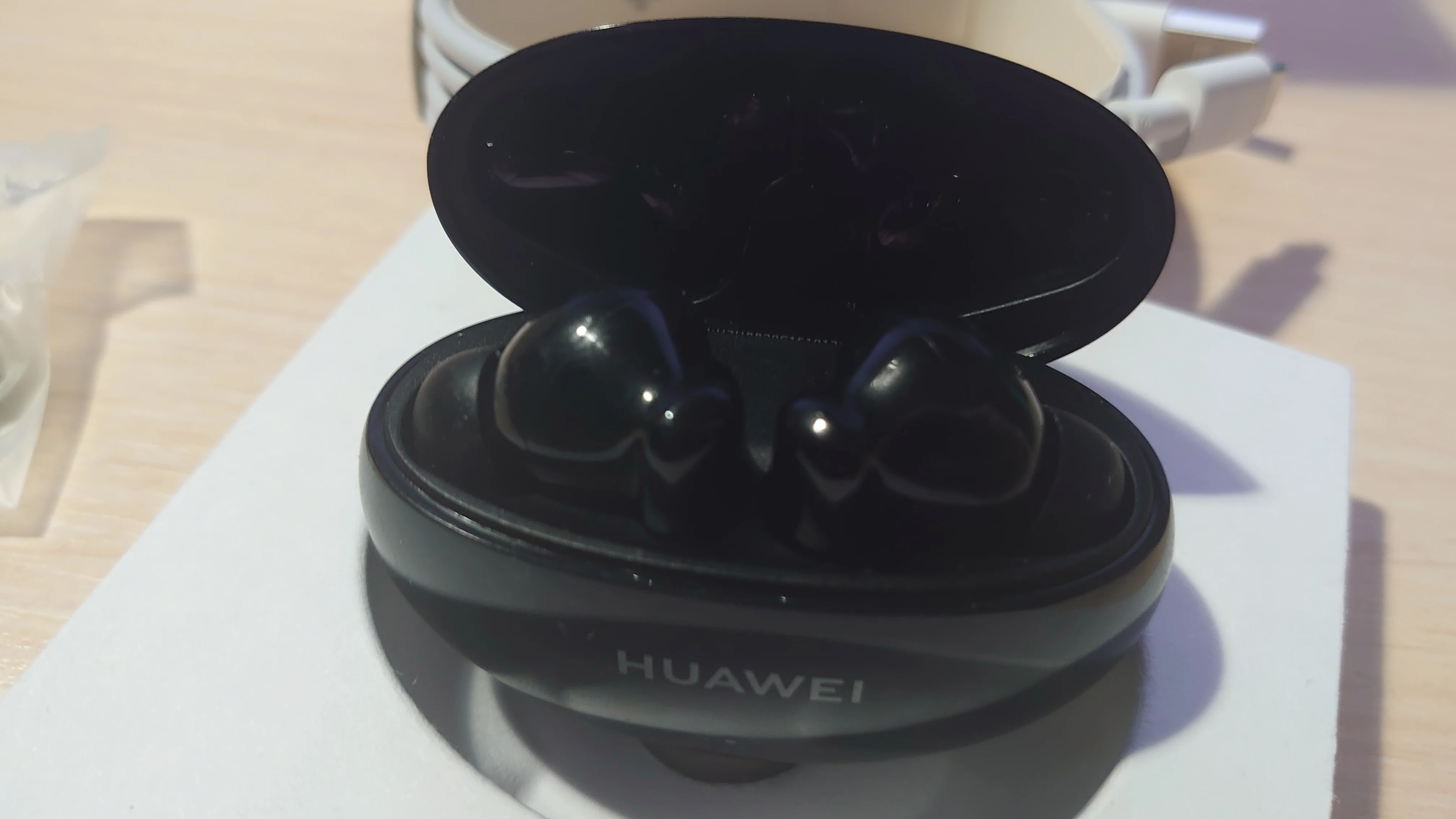 Обзор Huawei FreeBuds 4i. TWS-наушники среднего ценового сегмента с хорошей автономностью - фото 3