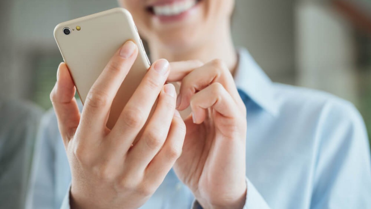 Не пропускайте тренировки, слушайте аудиокниги в пробке и не мучайтесь с забытыми паролями — мы составили список самых необходимых, на наш взгляд, мобильных приложений, которые помогут сделать повседневную жизнь удобнее и проще, а также значительно сэкономят главный ресурс — время!