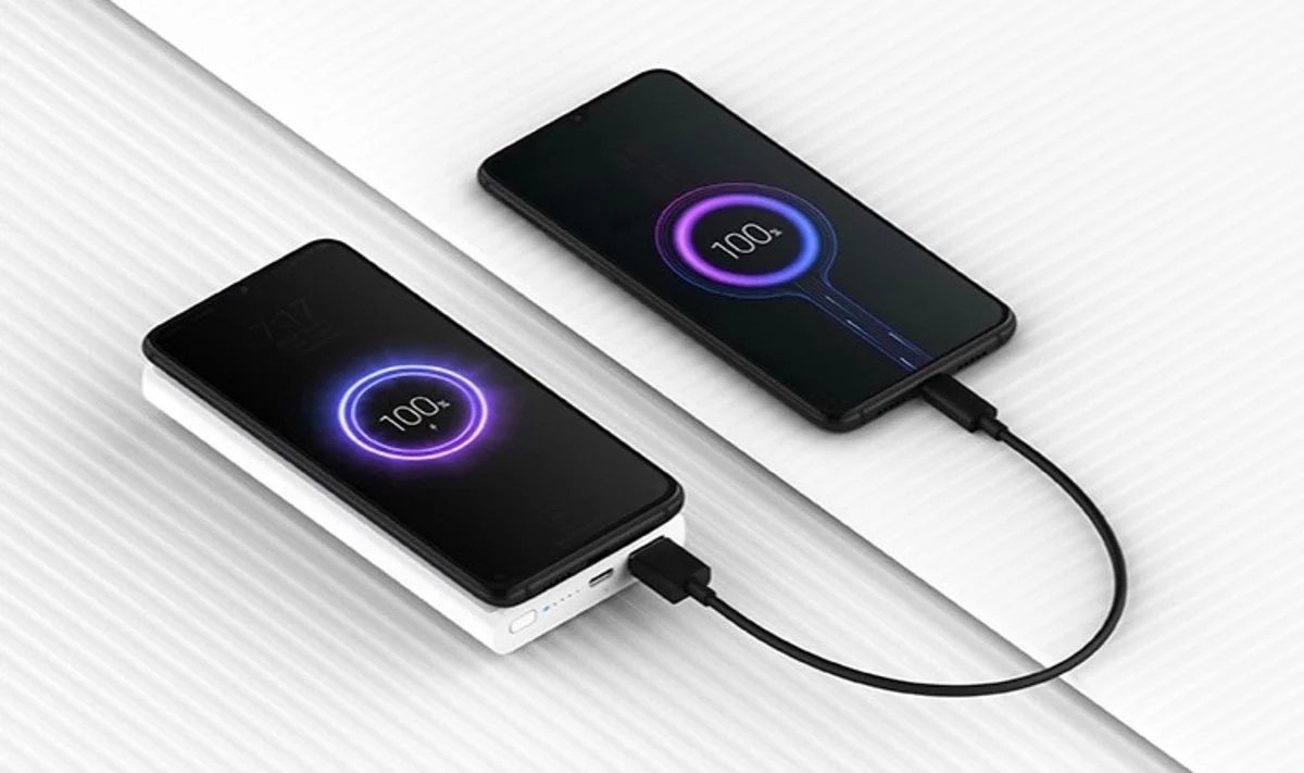 Xiaomi Wireless Power Bank Youth Edition — батарея с беспроводной зарядкой за 1200 рублей - фото 1