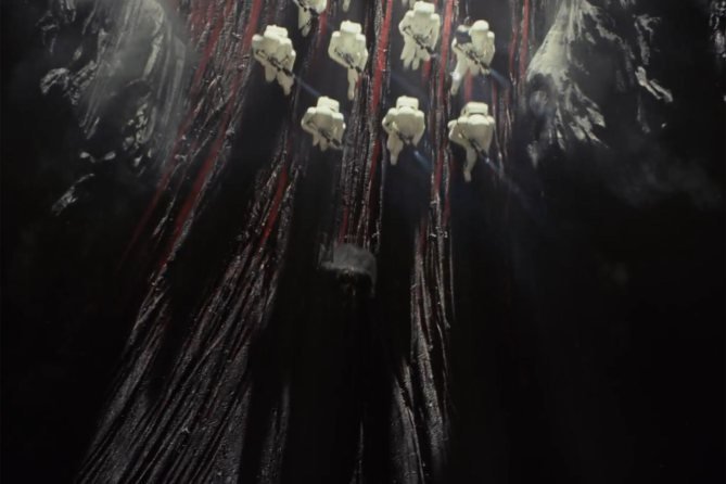 Так что там случилось с Рей?! Покадровый разбор нового трейлера «Звездные войны: Последние джедаи» - фото 4