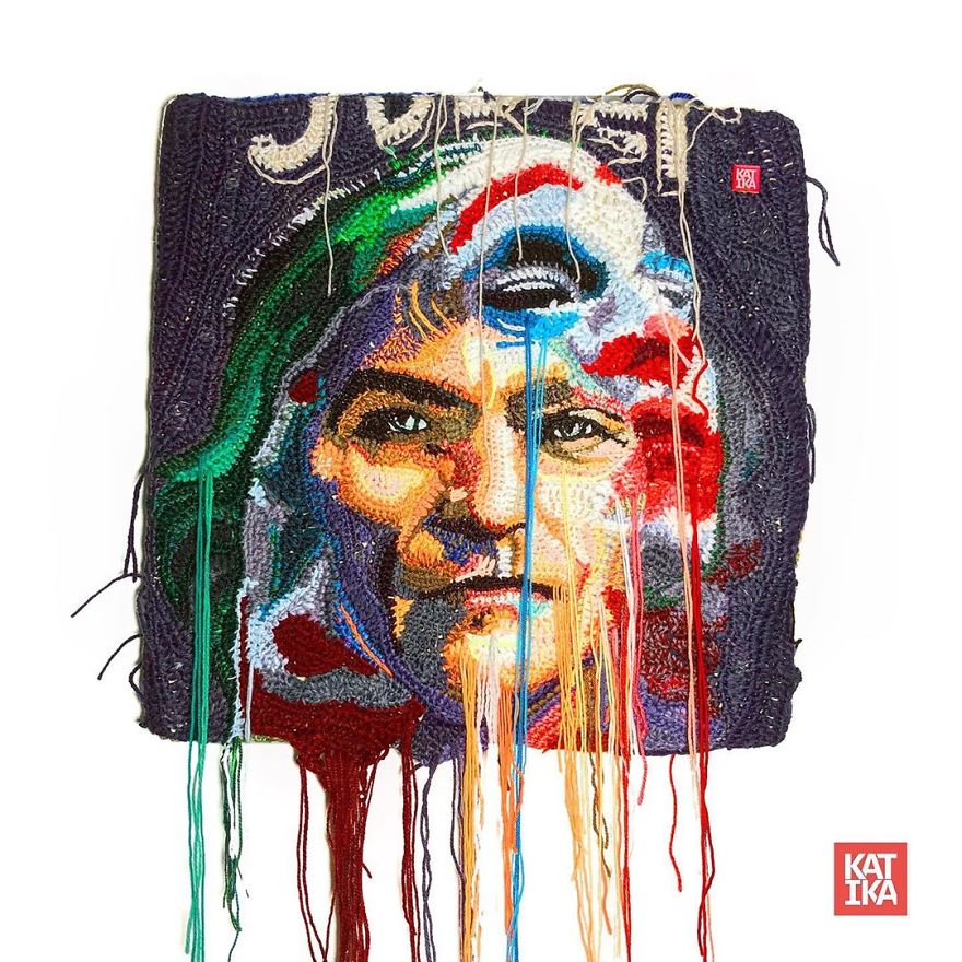 Вязаные Бэтмен и Илон Маск: художница создает крутые портреты из ниток - фото 8