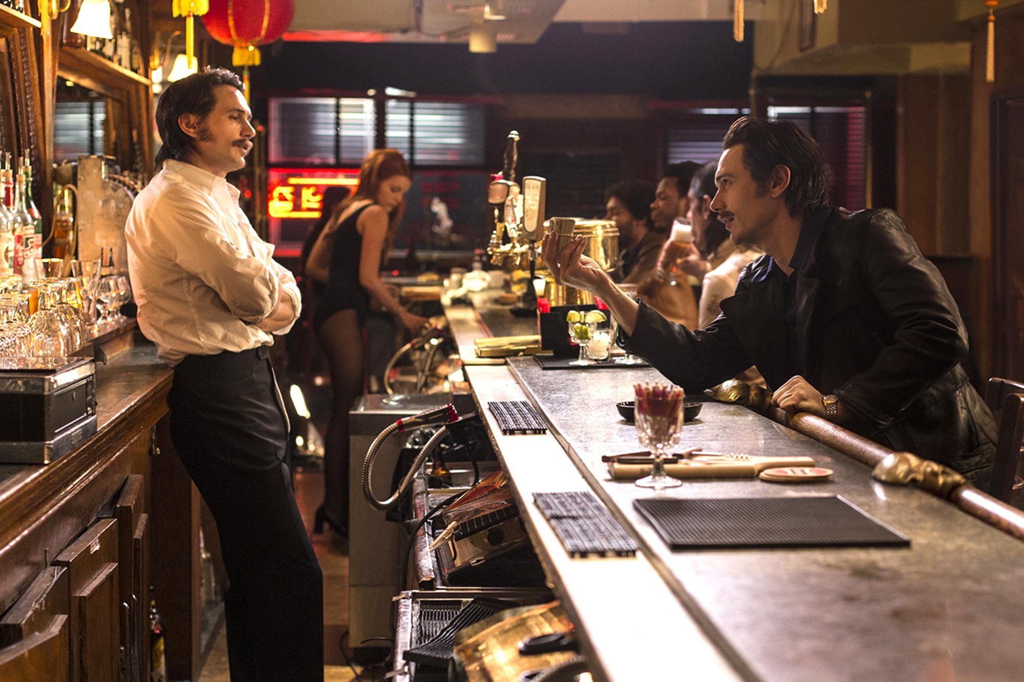 10 сентября вышел первый эпизод сериала «Двойка», посвященного истории зарождения порноиндустрии в семидесятых в Нью-Йорке, еще конкретнее – на отрезке сорок второй улицы между седьмой и восьмой авеню, в народе прозванном «двойкой». Продюсером и сценаристом сериала выступает Дэвид Саймон, создатель сериалов «Прослушка», «Поколение убийц» и «Тремей».