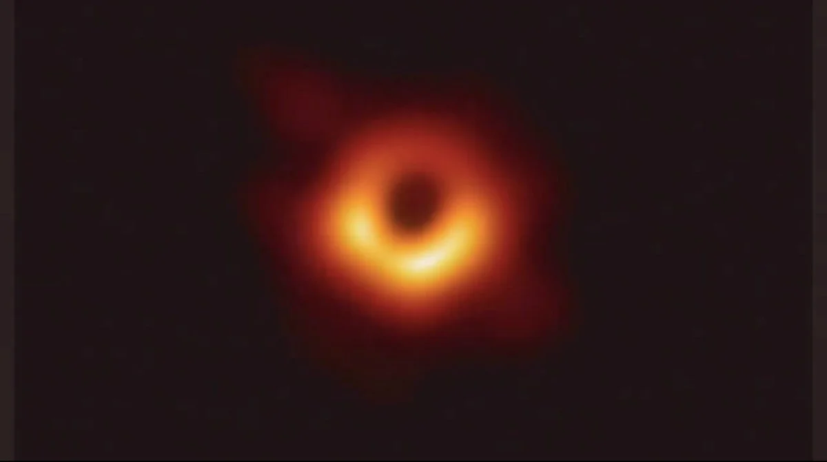 Это пончик? Это Firefox? Как интернет отреагировал на первую фотографию черной дыры - фото 1