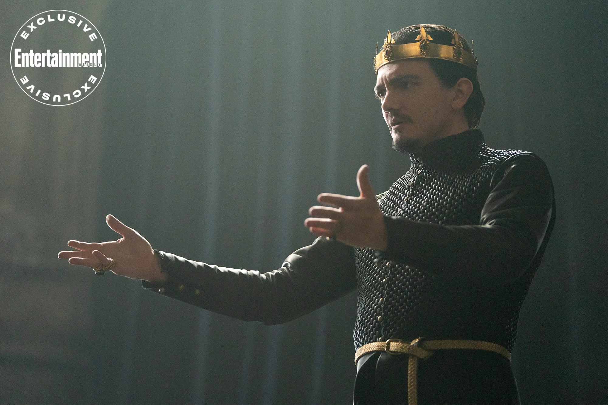 Netflix показал кадры из сериала «Проклятая» — новой версии легенды о короле Артуре - изображение 4 Netflix показал кадры из сериала «Проклятая» — новой версии легенды о короле Артуре - фото 4