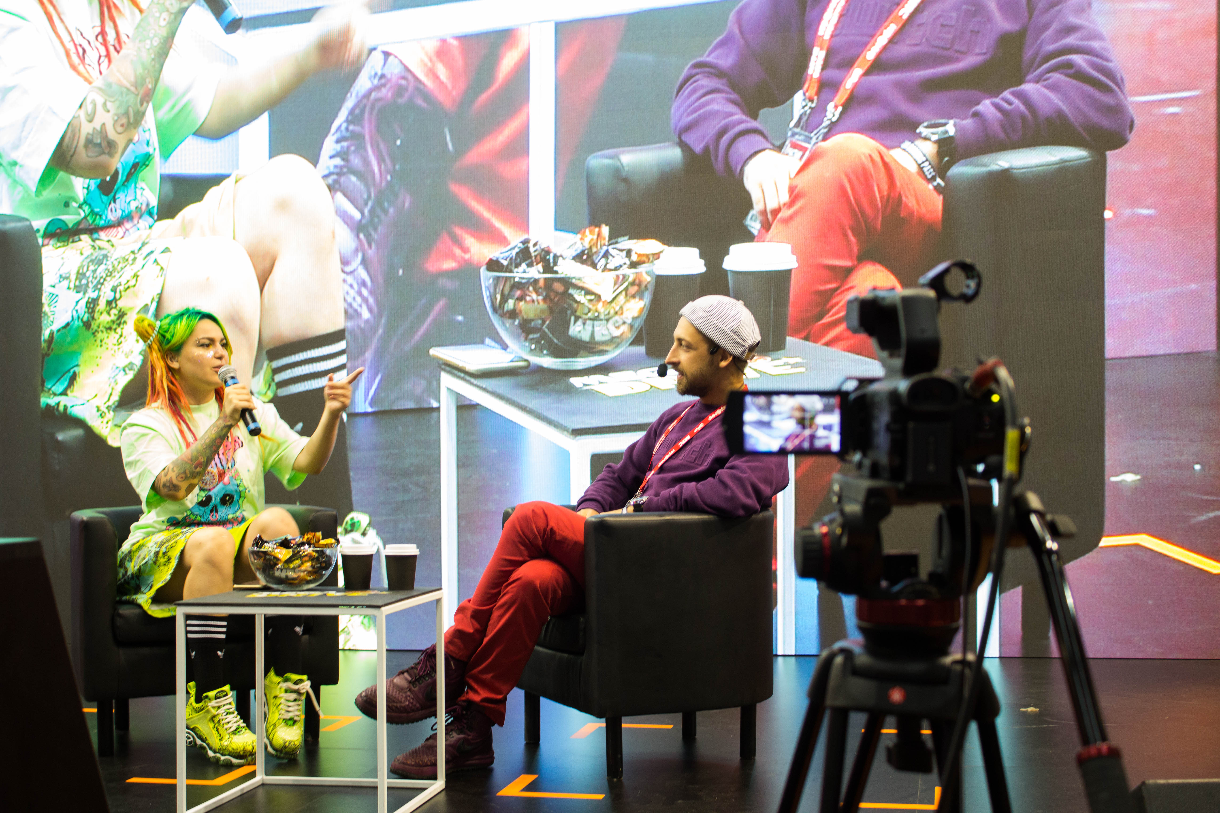 Создатель «Черного плаща», косплей и толпы геймеров. Comic Con Russia и «Игромир» 2019. День 1 - фото 60